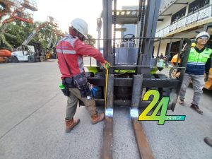 Jasa Riksa Uji Forklift di Bekasi